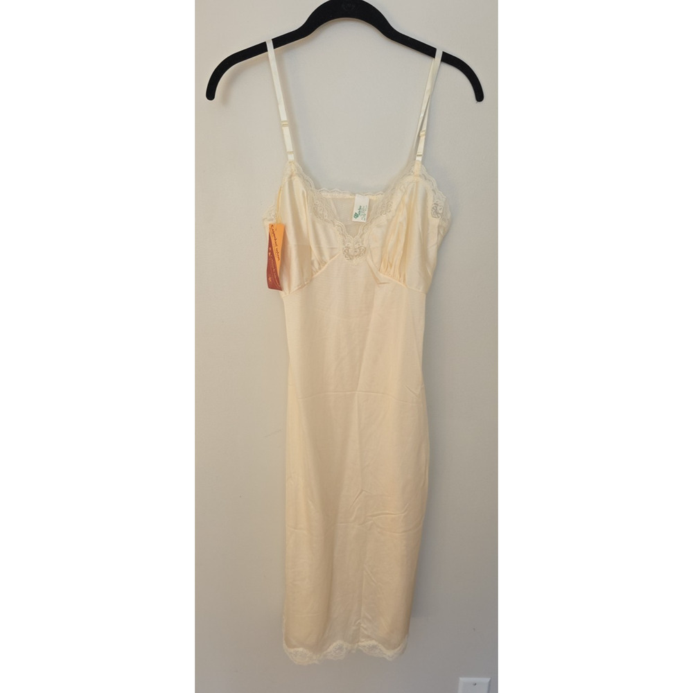 Nightgown Slip Vtg Belle Fleur Ivory Size 32 Nylon Lace USA Caprolan NWT